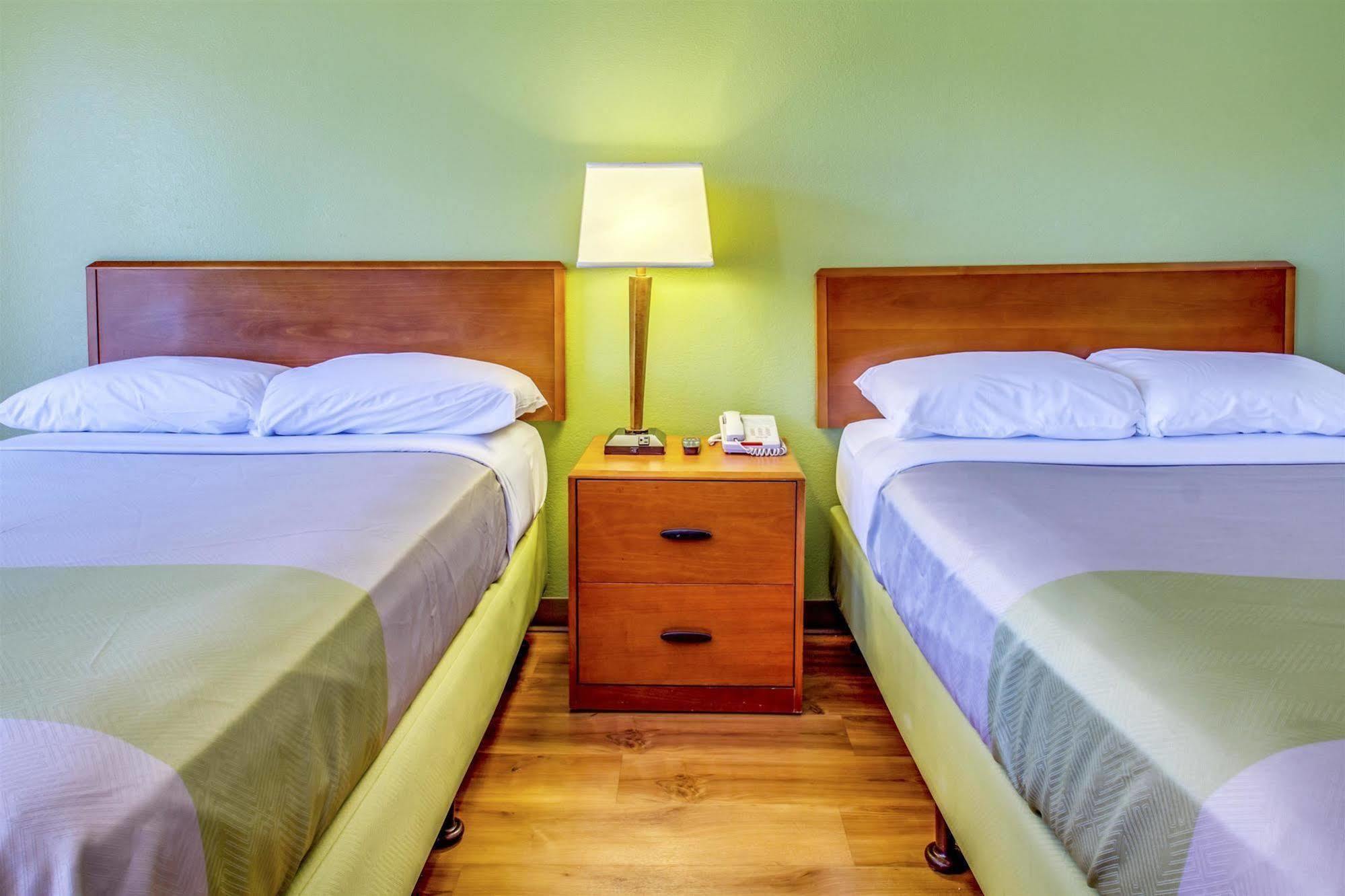 Motel 6-Frederick, Md - Fort Detrick Bagian luar foto